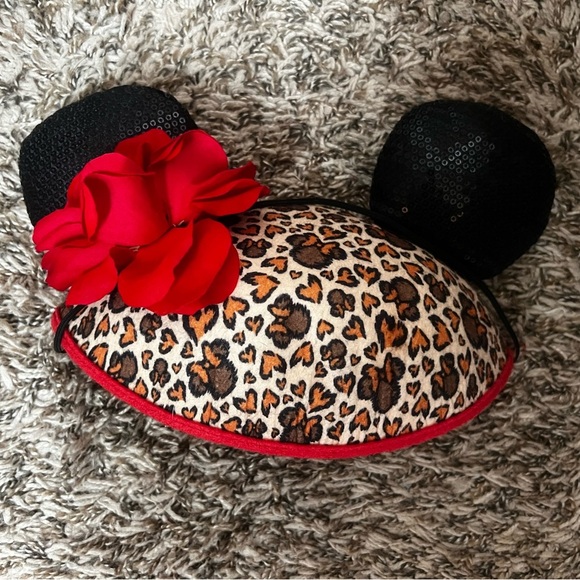 Disney Parks Minnie Mouse Leopard Ear Hat - Picture 1 of 2